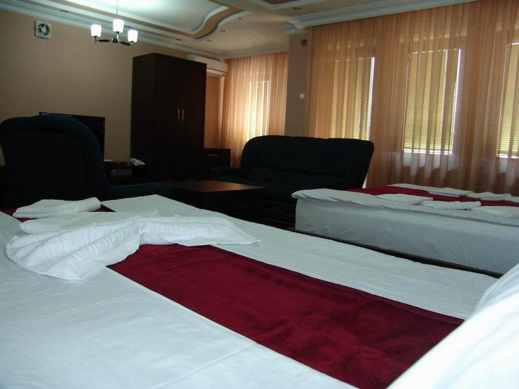 Hotel Roma Pristina Exterior foto